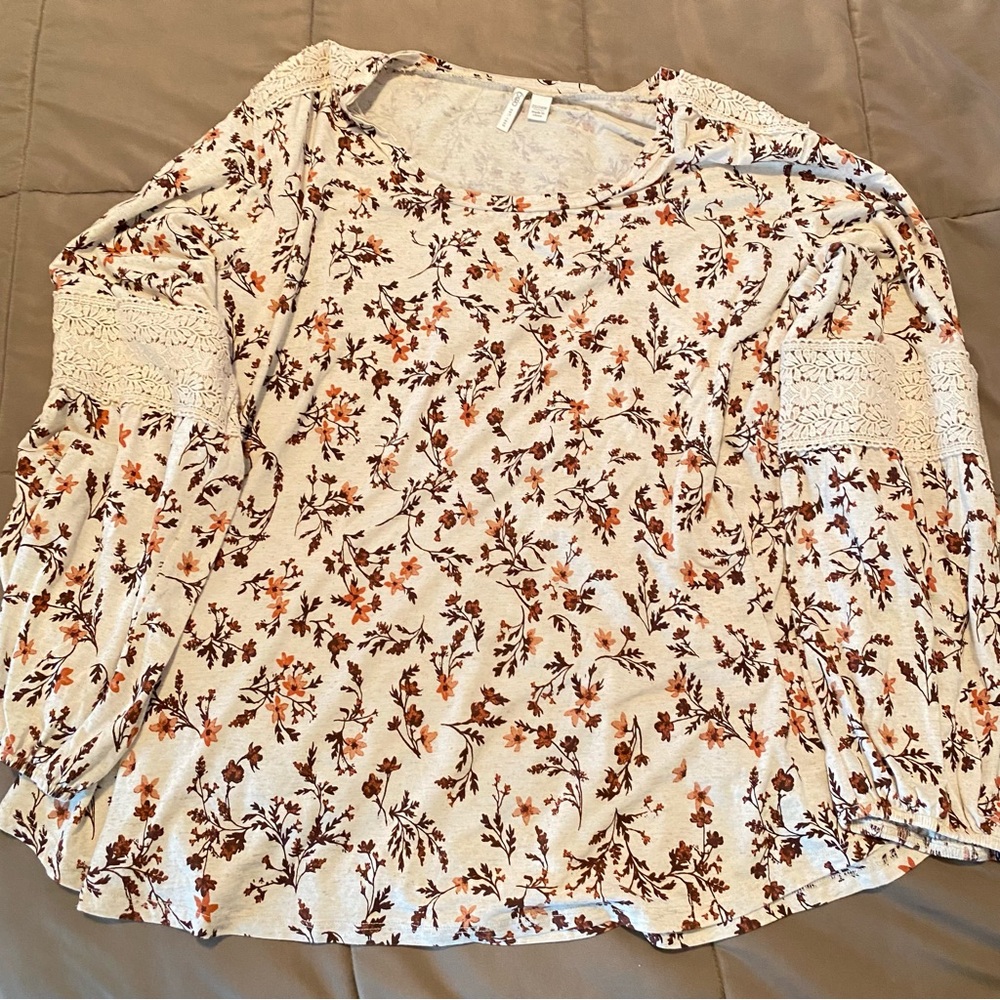 👗 Cato Cream and Brown Floral Blouse with Lace Accents. NWOT